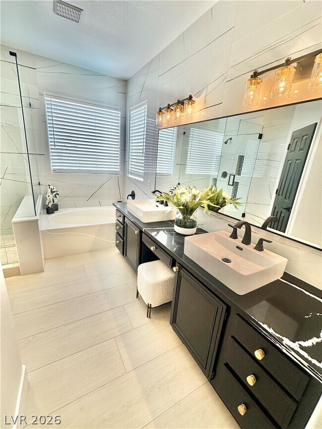 Building Photo - 10637 Turquoise Valley Dr