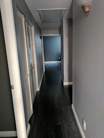 Building Photo - 11402 Via Rancho San Diego