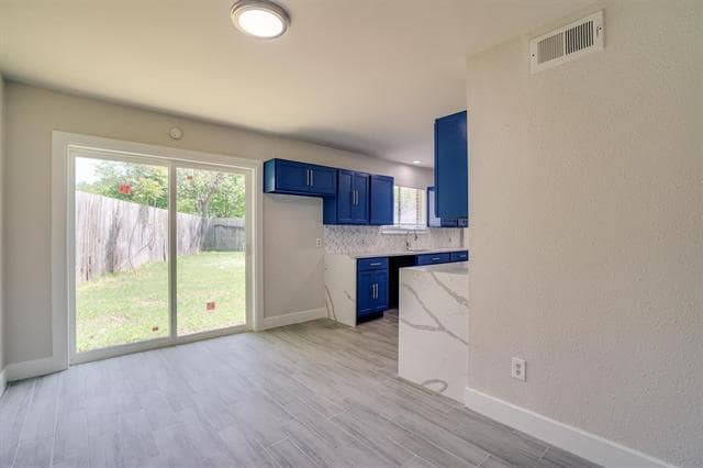 Building Photo - 626 W Arawe Cir