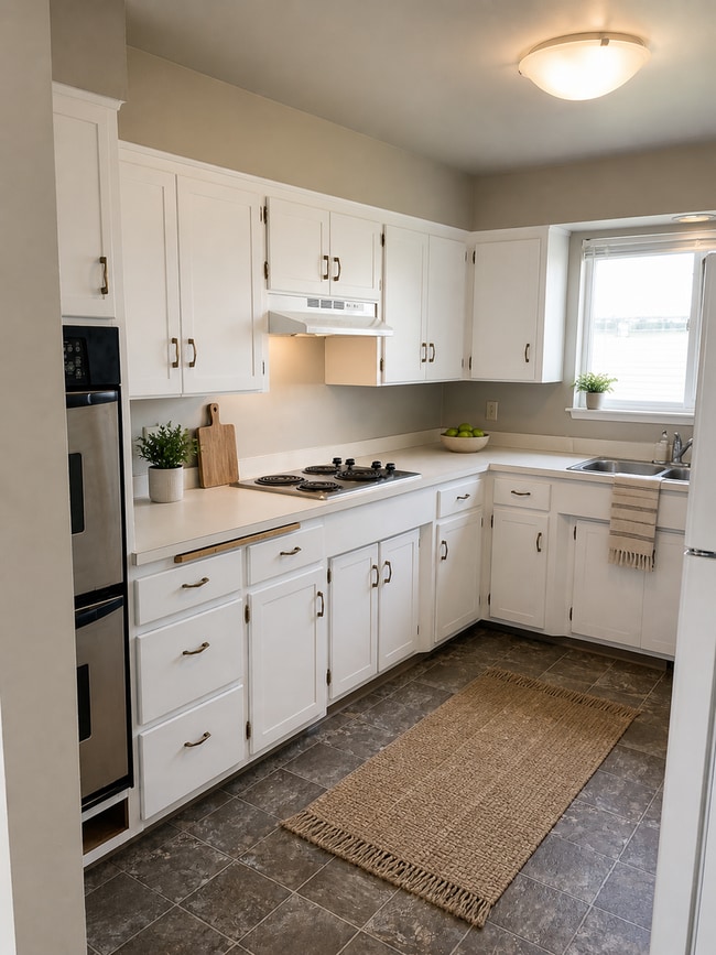 Building Photo - 6 Bedrooms, Endless Possibilities & $500 Off First Month's Rent!