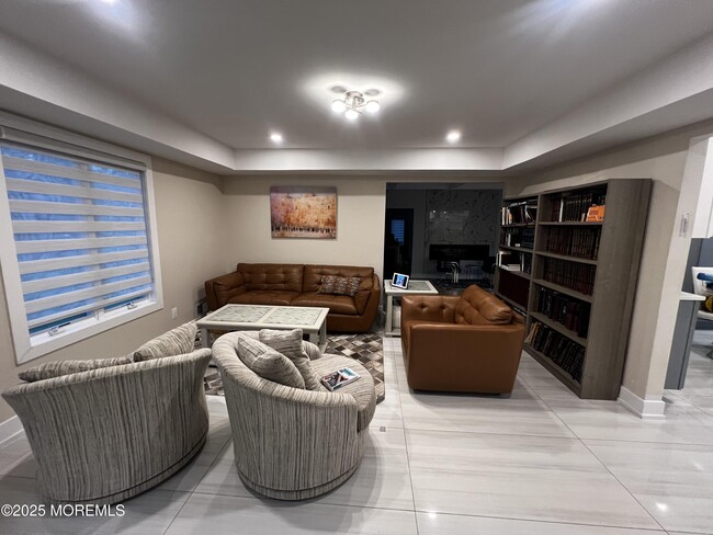 Building Photo - 799 Bowyer Ave