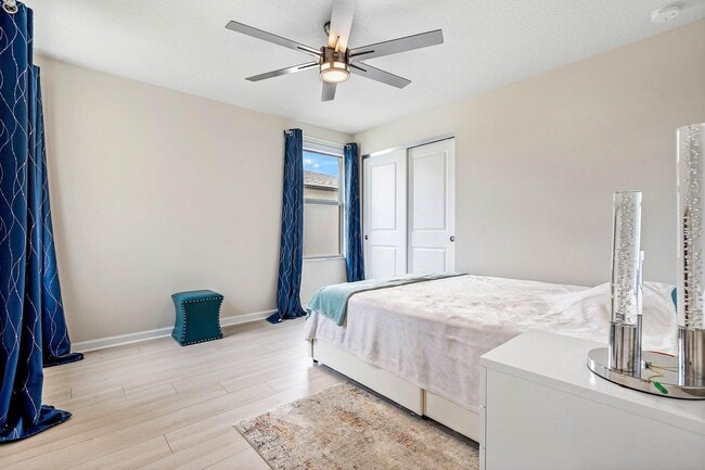 Building Photo - 5623 Enclave Dr