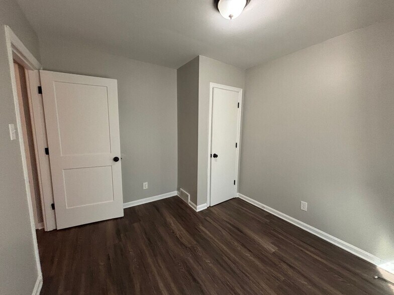 Building Photo - 2073 Gayle Ave