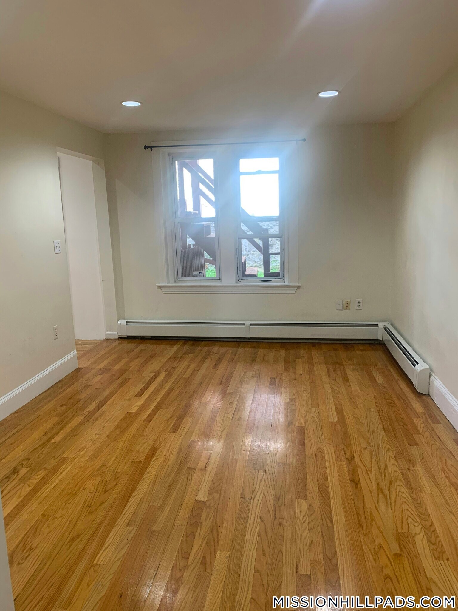 Building Photo - 12 Wait St