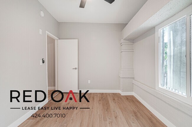 Building Photo - 4606 S Vermont Ave