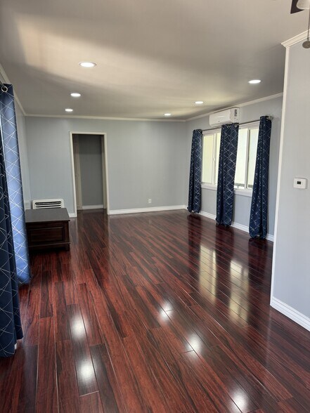 Building Photo - 15216 Cimarron Ave