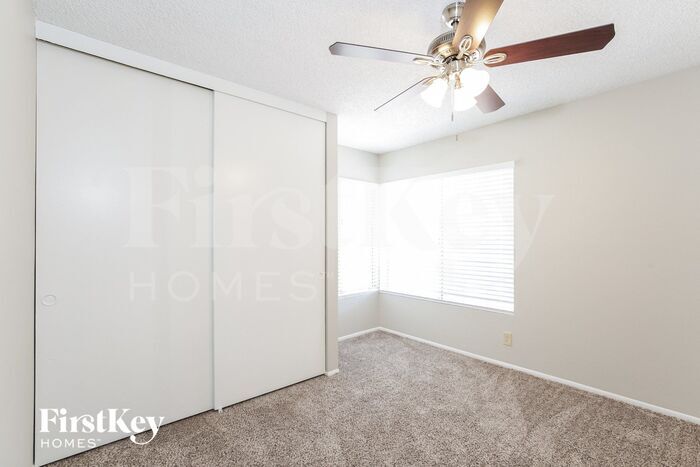 Building Photo - 6562 Appletree Cir