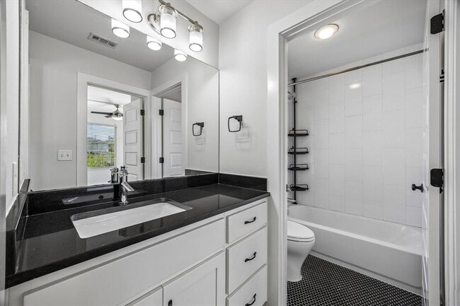 Building Photo - 1182 Ridgeway Dr