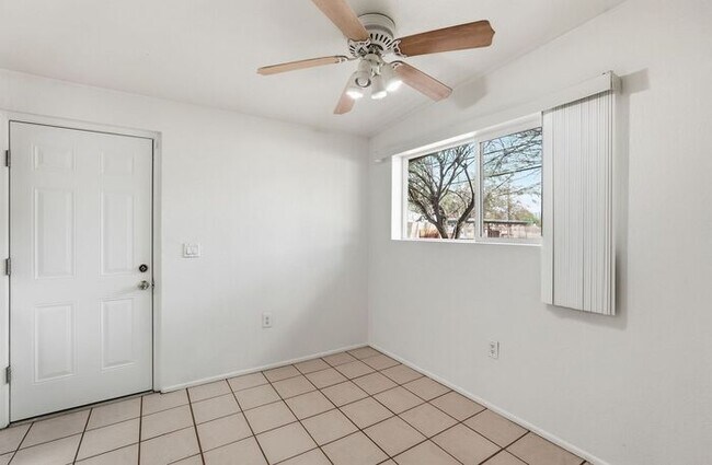 Building Photo - Bright 3-Bed Tucson Rental Home with Expansive Fenced Backyard Near U of A