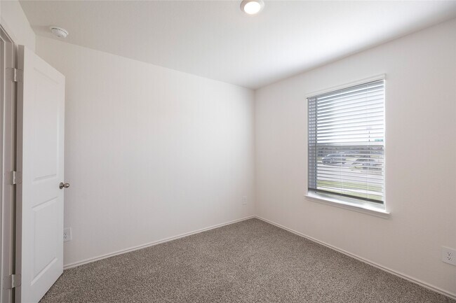 Building Photo - 3823 Axyl Run Ct