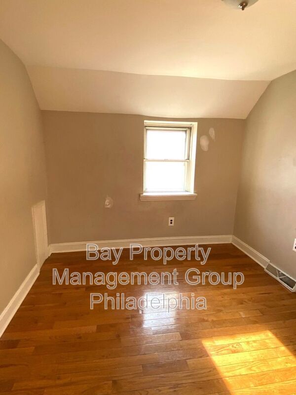 Building Photo - 12 E Jefferson St