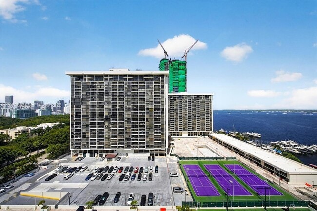 Building Photo - 1915 Brickell Ave