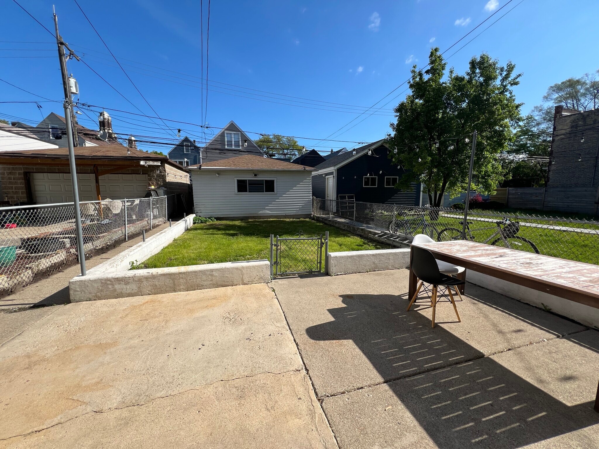 Building Photo - 3610 W Diversey Ave