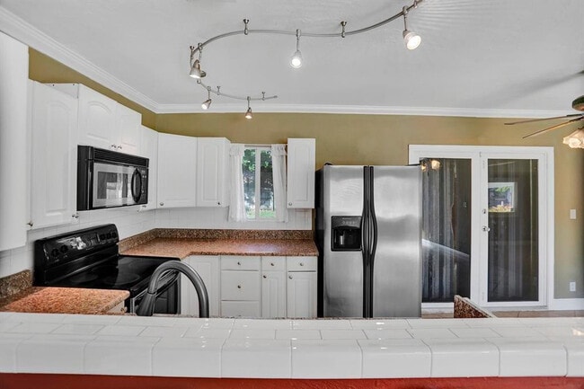 Building Photo - 1129 NW 7th Terrace