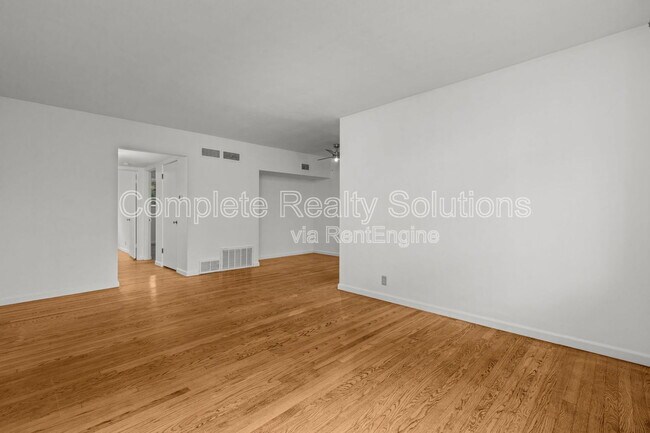 Building Photo - 7876 Big Bend Blvd
