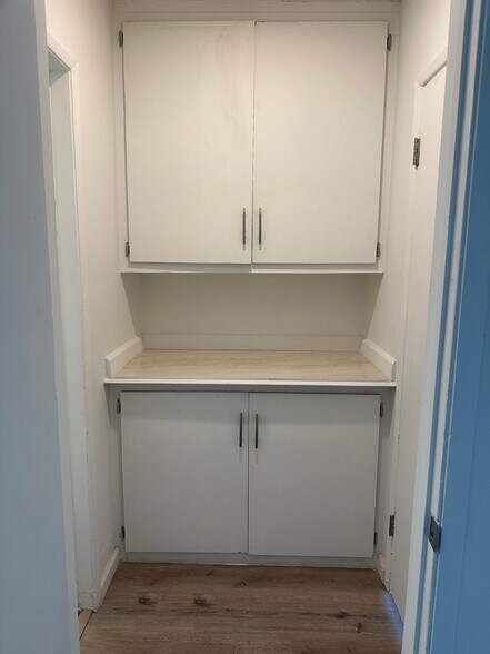 Building Photo - 1317 W 97th St