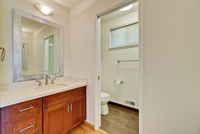 Building Photo - 5097 Forest Glen Dr
