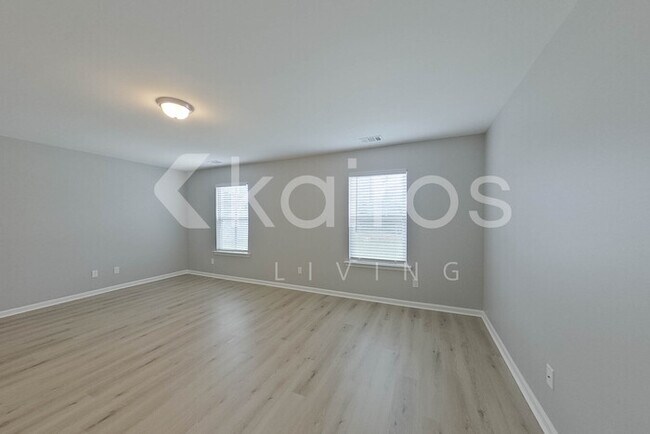 Building Photo - 105 Colonial Wy