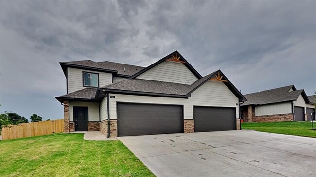 Building Photo - LUXURY 3 Bedroom 2.5 Bathroom Townhome in Piedmont Schools- Neighborhood Park and Basketball Court