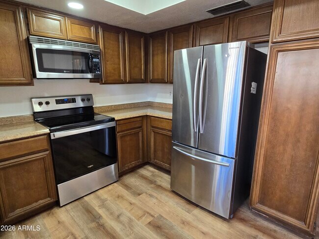 Building Photo - 7417 N Vía Camello Del Norte