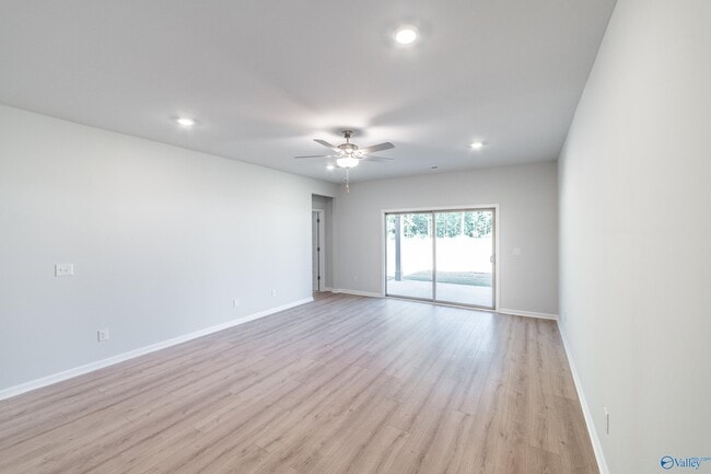 Building Photo - 14976 Greenleaf Dr