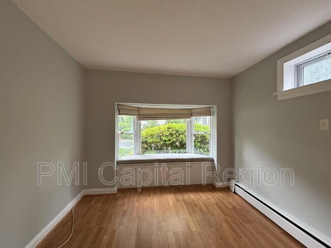 Building Photo - 8901 Seneca Ln