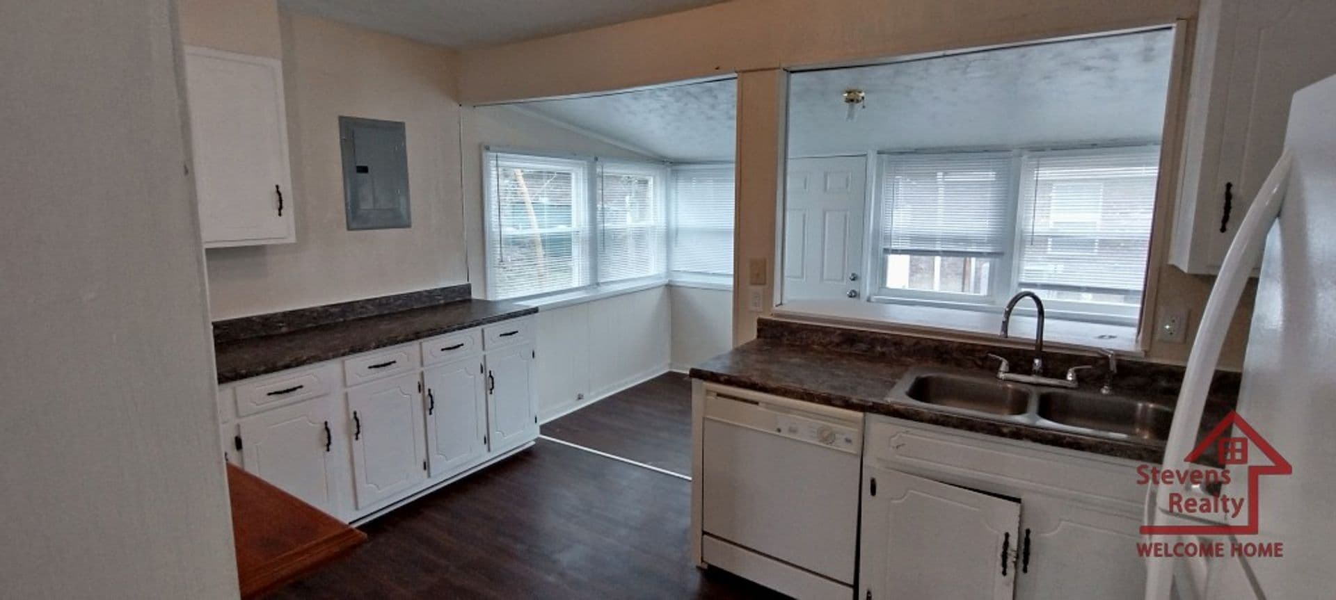 Building Photo - 25 N Franklin Ave