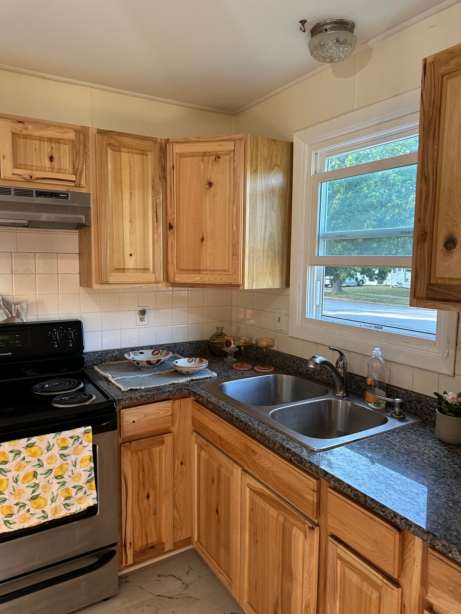 Kitchen - 91 Faith St