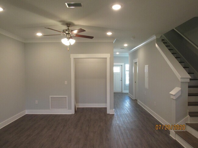 Building Photo - 267 N Sand Palm Rd