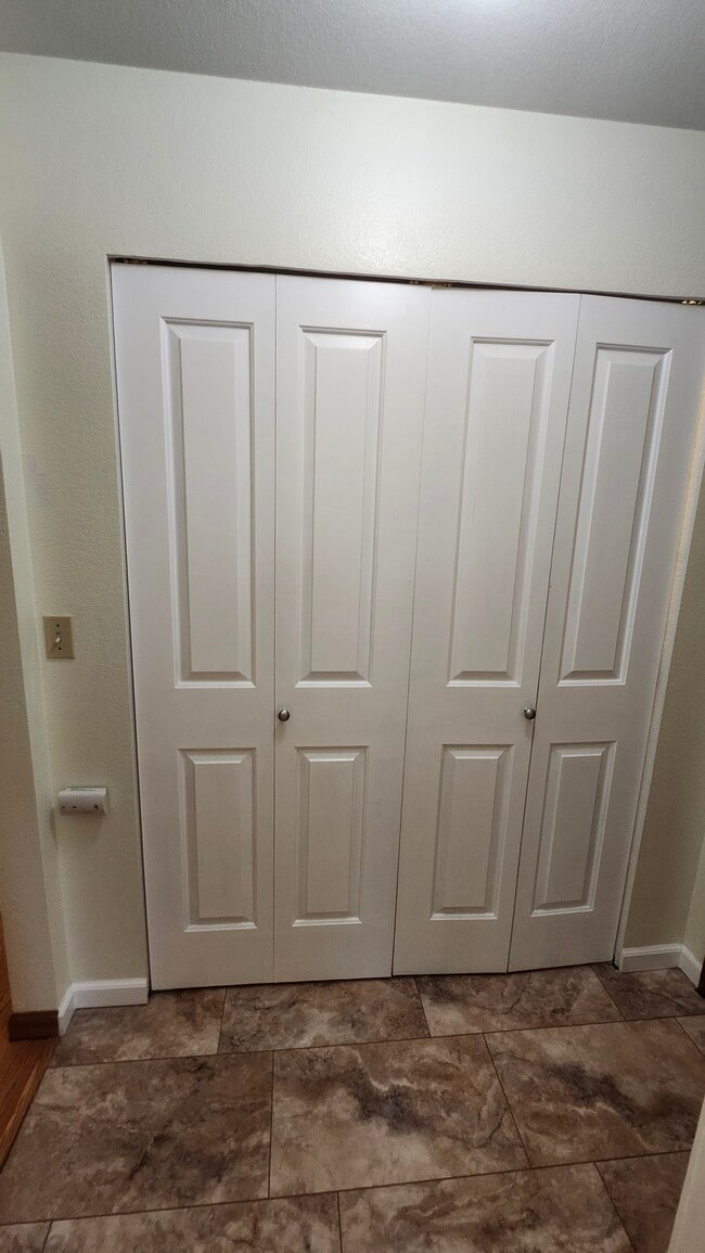 Building Photo - 35336 10th Pl SW