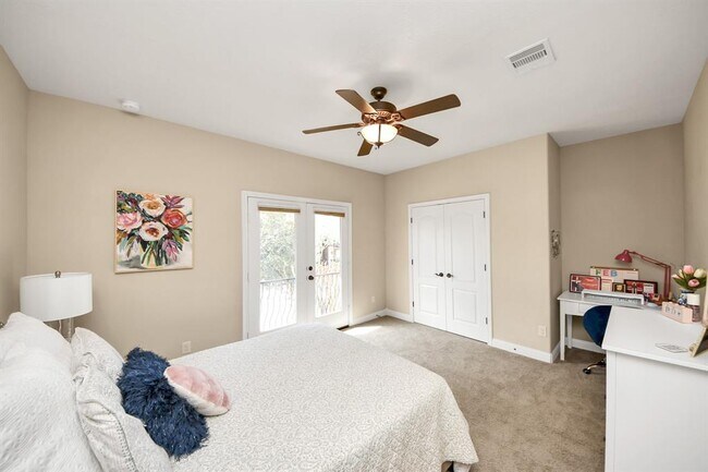 Building Photo - 55 Little Rise Dr