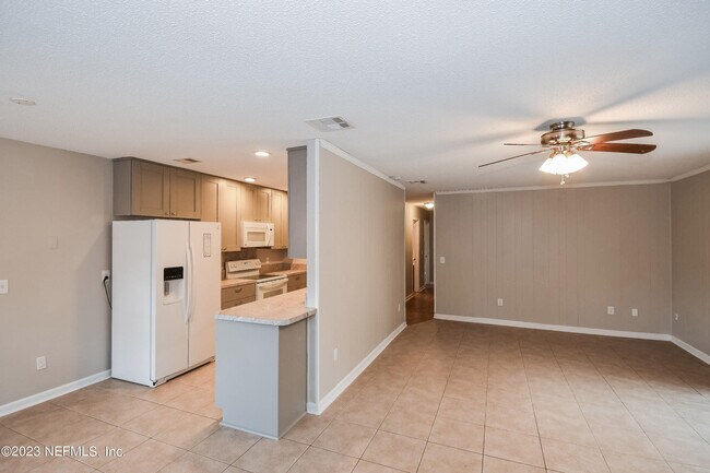 Building Photo - 8366 Grampell Dr