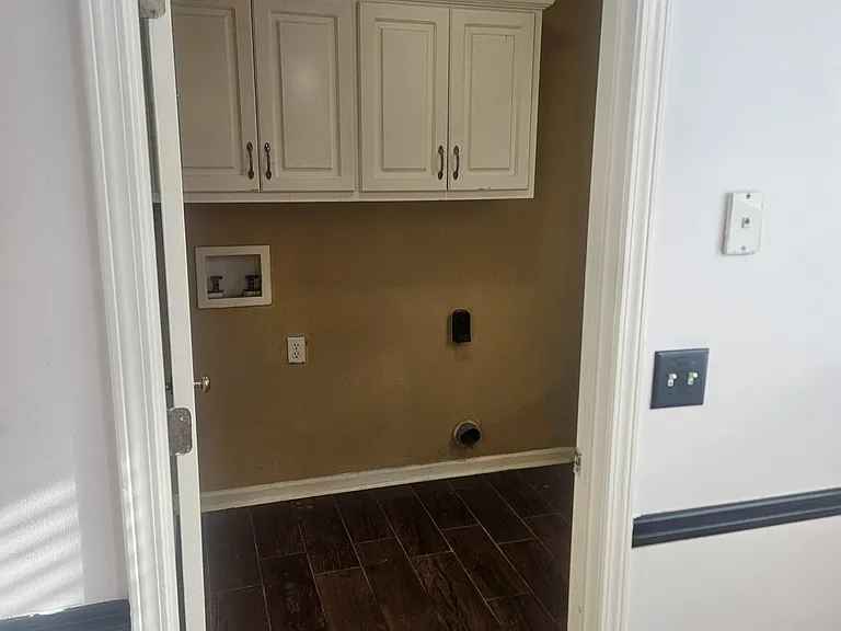 Building Photo - 5214 Kingsberry St