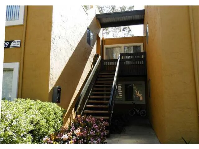 Building Photo - 17129 W Bernardo Dr