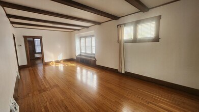 Building Photo - Rent your way to a brighter future!