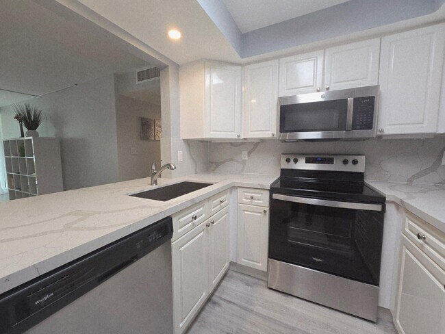 Building Photo - 1301 River Reach Dr