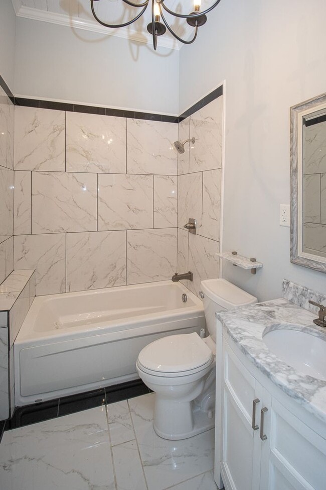 Building Photo - Historic Charm Meets Modern Living in Olympia – Walk to Williams-Brice Stadium!