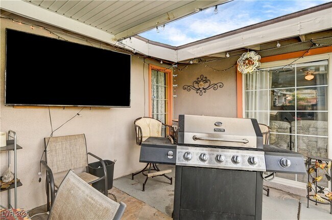 Building Photo - 1914 Ottawa Dr