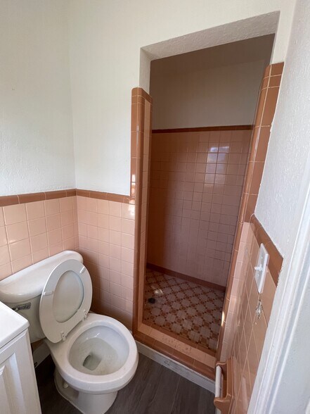 Building Photo - 3902 Westview Ave