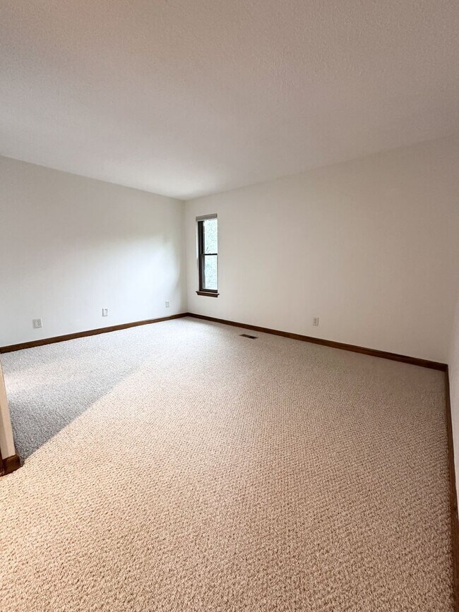 Building Photo - Great condo in Pelican Dunes!