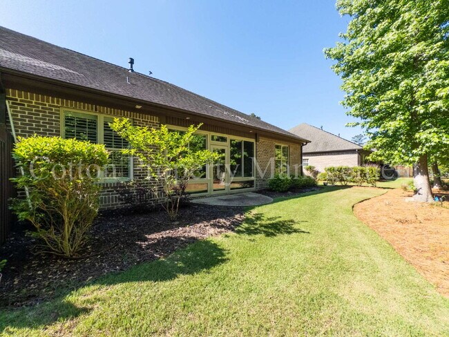 Building Photo - 633 Jenoa Dr
