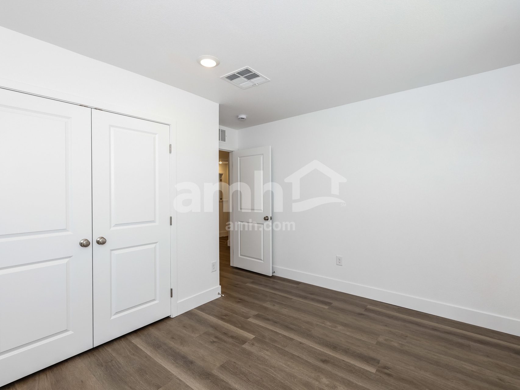 Building Photo - 9572 Marchmont Rd