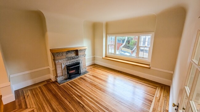 Building Photo - 32 Danvers St