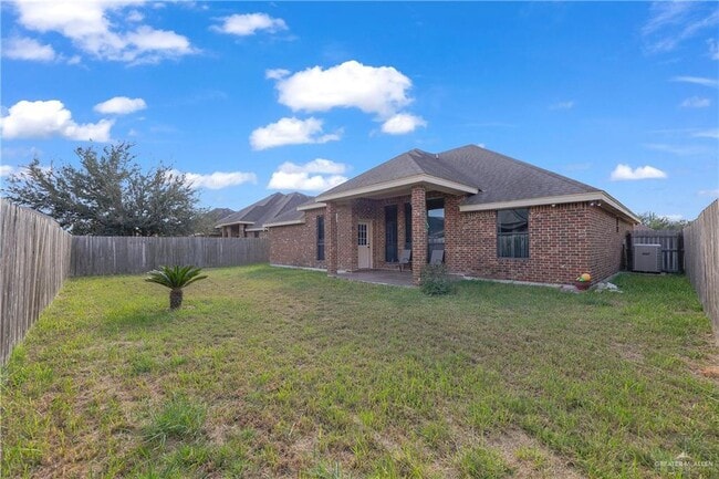 Building Photo - 19 N Dogwood St