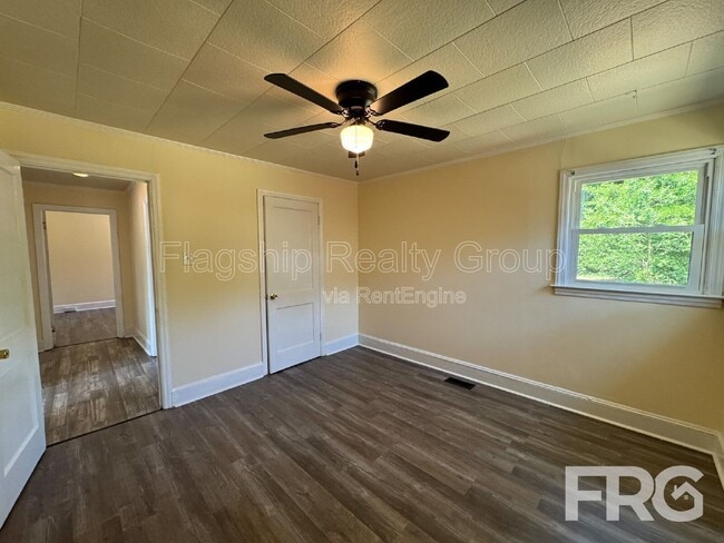 Building Photo - 1403 Clingman St