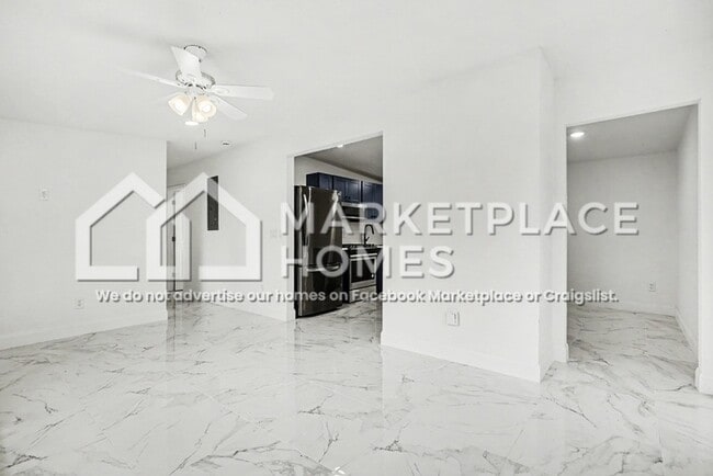 Building Photo - 408 Bassedena Cir N