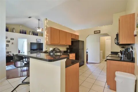 Building Photo - 650 Silver Pass