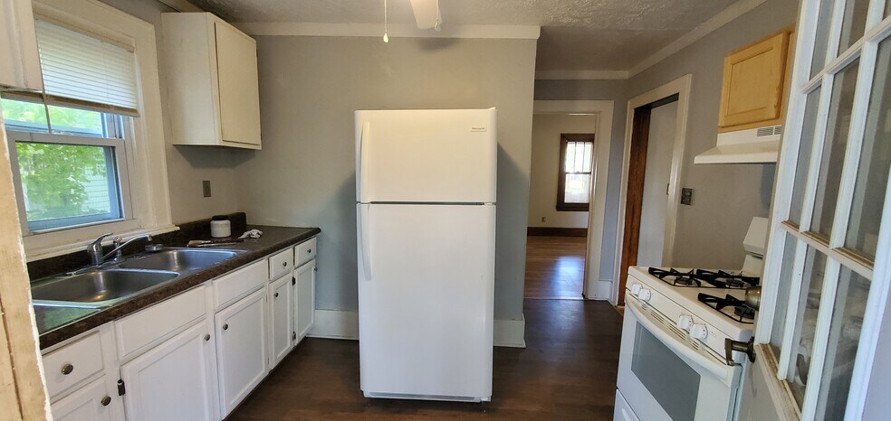 Building Photo - 710 Morgan Ave