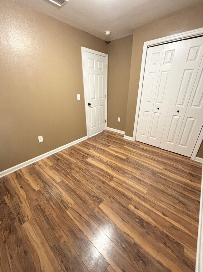 Building Photo - Midtown Duplex near Leon High School