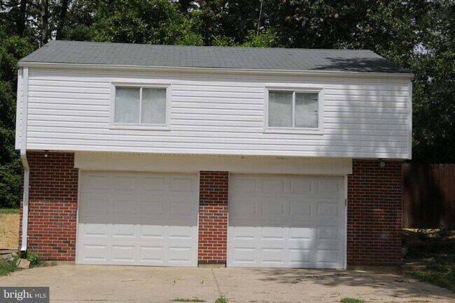 Building Photo - 8707 Greystone Pl